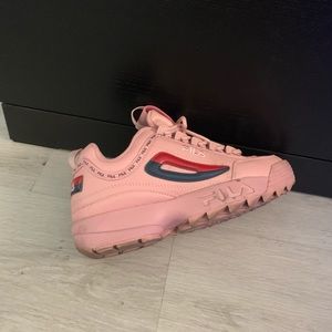 pink fila disruptors